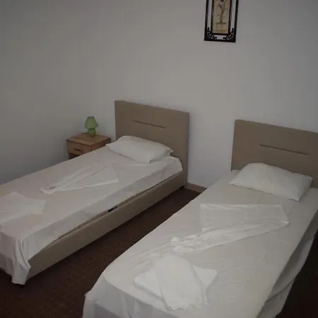 Ibiza 3*